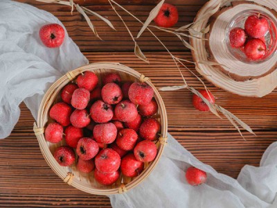 女性月经过少可以试试红花山楂泡药酒